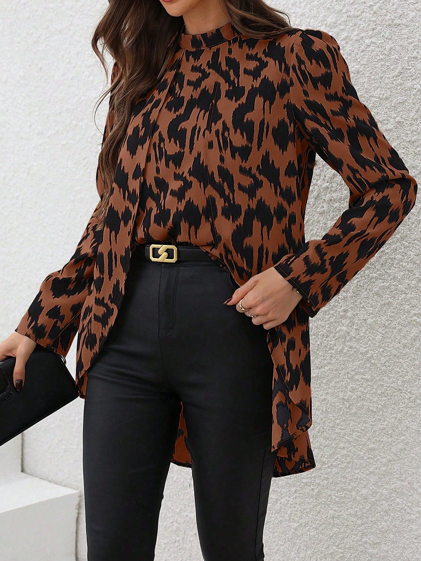 EMERY ROSE Blusa com Barra Assimétrica de Estampa Total, Tops de Manga Longa