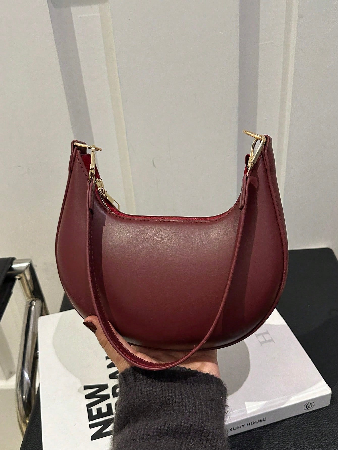 1 Peça Bolsa de Ombro em Formato de Meia-Lua de Cor Sólida com Fechamento de Zíper em PU para Mulheres, Estilo Minimalista, Uso Diário, Trabalho, Estilo Retrô Inspirado, Adequada para Mulheres