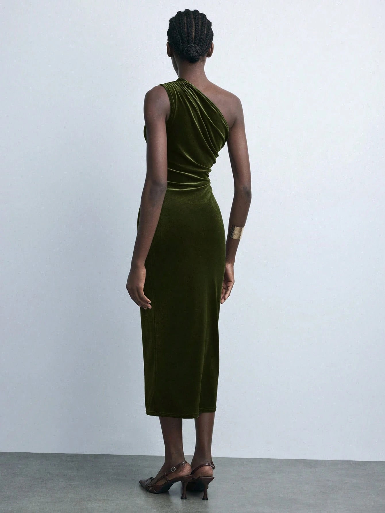 Maija Novo Vestido de Veludo Marrom Mocca