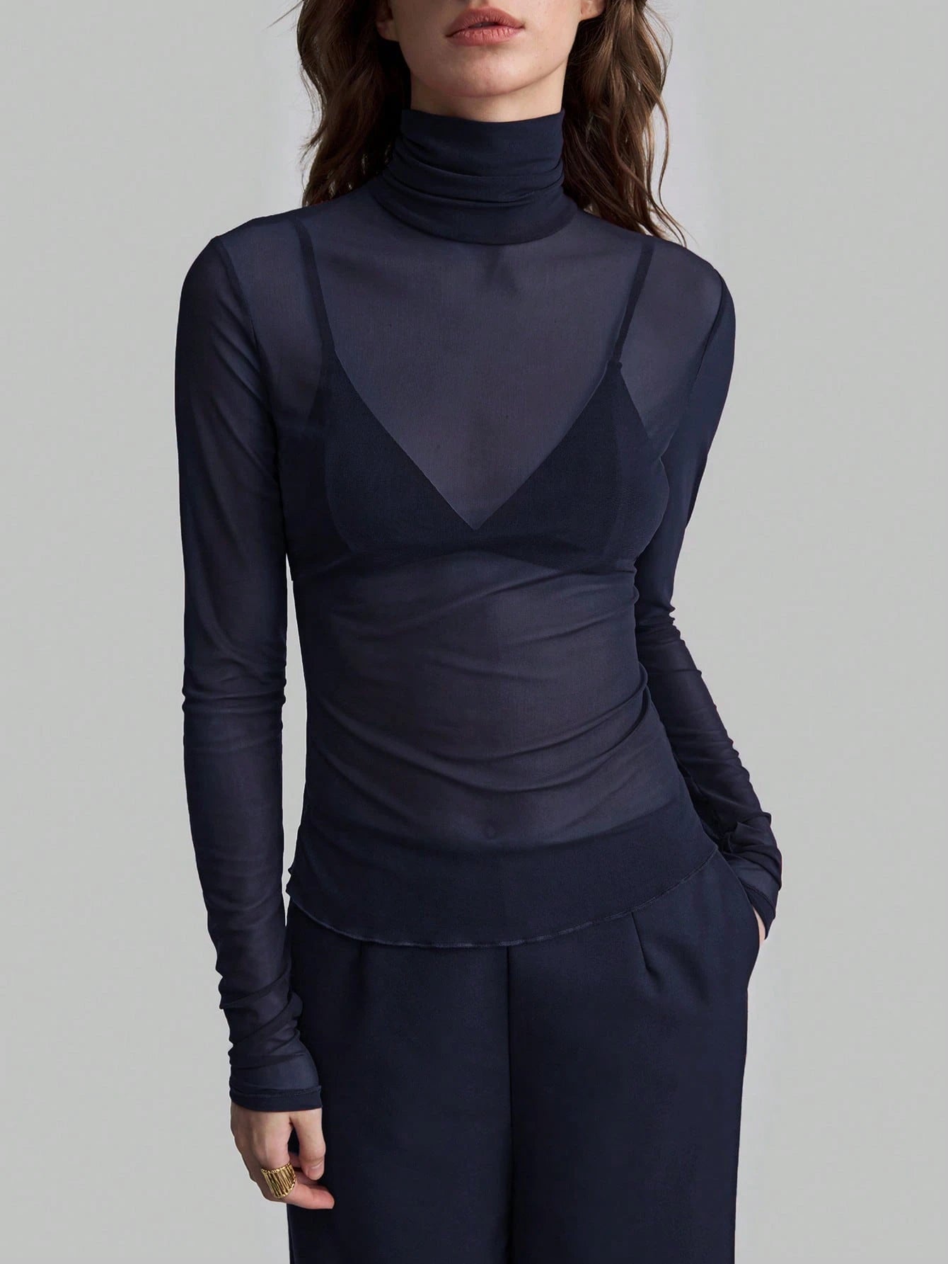 Ontre Blusa elegante e versátil de tecido de malha respirável, azul-marinho, Coleção Primavera/Verão 2025
