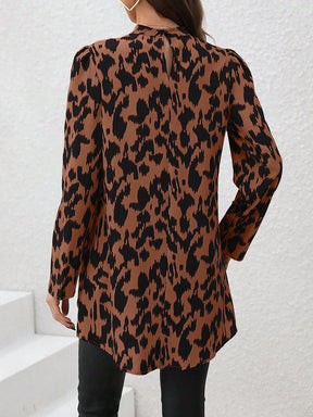EMERY ROSE Blusa com Barra Assimétrica de Estampa Total, Tops de Manga Longa