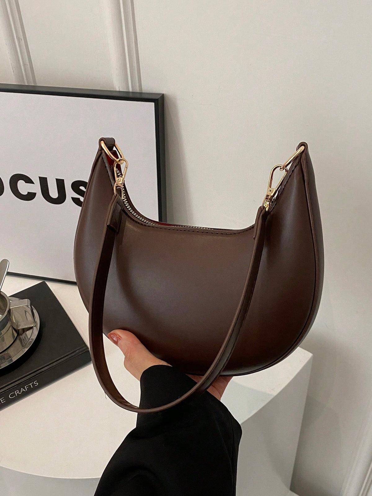 1 Peça Bolsa de Ombro em Formato de Meia-Lua de Cor Sólida com Fechamento de Zíper em PU para Mulheres, Estilo Minimalista, Uso Diário, Trabalho, Estilo Retrô Inspirado, Adequada para Mulheres