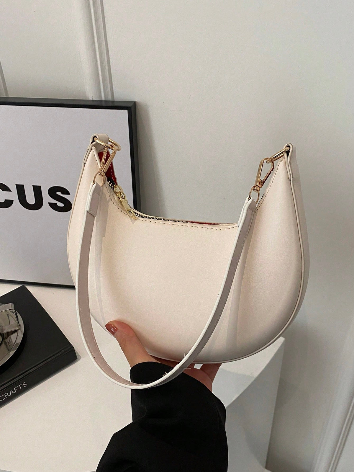 1 Peça Bolsa de Ombro em Formato de Meia-Lua de Cor Sólida com Fechamento de Zíper em PU para Mulheres, Estilo Minimalista, Uso Diário, Trabalho, Estilo Retrô Inspirado, Adequada para Mulheres