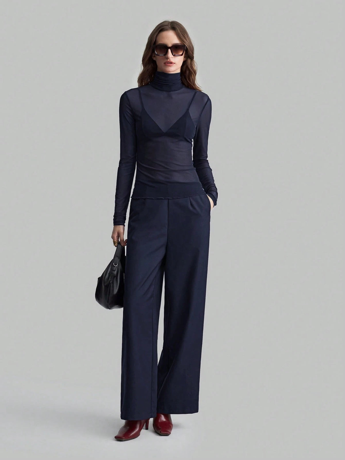 Ontre Blusa elegante e versátil de tecido de malha respirável, azul-marinho, Coleção Primavera/Verão 2025